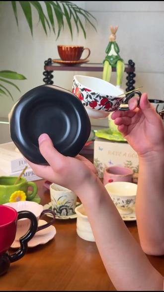 喝水都变浪漫!这个咖啡杯也太会了吧!