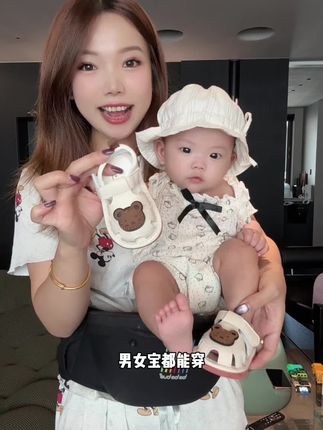 一走一响,关键符合学步期宝宝穿的叫叫小凉鞋,鞋头全包裹可以护住宝宝的脚趾#夏季凉鞋#高品质时尚童鞋#母婴好物#高品质童鞋#叫叫鞋