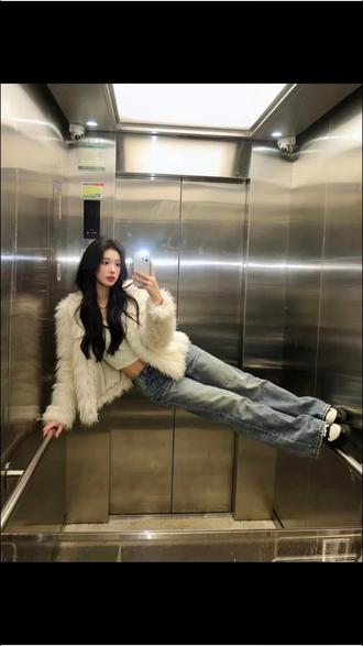 电梯拍照ai指令教程来了 电梯里拍照ai生成口令 电梯拍照ai合成入口#电梯拍照#电梯拍照ai指令 #电梯拍照姿势 #豆包ai #豆包P图已经nextlevel了 电梯拍照ai指令 ai小孩视频口令 电梯拍照ai 豆包p图指令电梯自拍 电梯自拍ai照片生成 电梯拍照ai生成口令怎么用 电梯合照ai指令