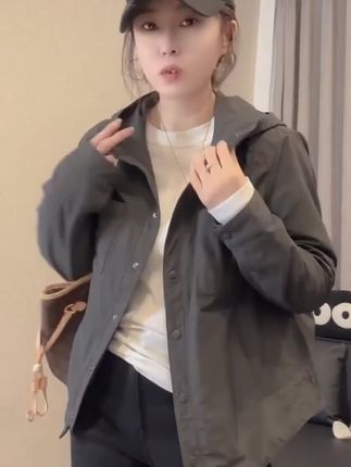 #短款风衣外套 #休闲穿搭 #户外穿搭