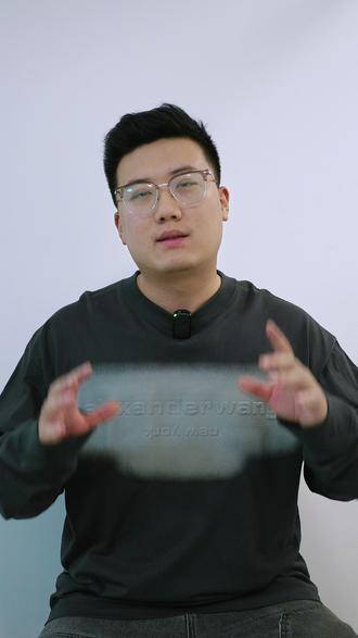 想买大五座SUV?快来看看岚图港股上市的这张底牌! 3月19日,岚图汽车登陆港股,成为“央国企新能源第一股”。同日,“庭院级大五座SUV”泰山X8首发亮相,以622空间标准、四激光雷达+华为鸿蒙座舱,重新定义中国家庭旗舰SUV。产品为底气,上市即亮剑。#中国实力岚图速度 #岚图汽车港股上市 #岚图港股上市官宣空间王炸泰山X8 #邵明峰称泰山X8拔高了大五座标杆