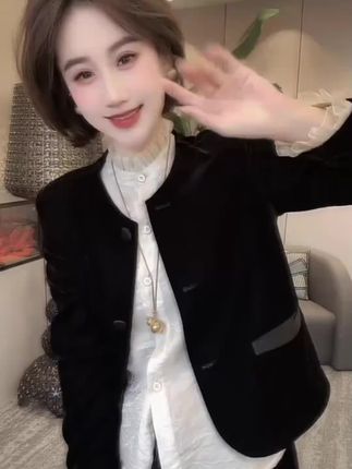 【怎么搭都好看!】气质小香风丝绒西装女外套2025秋季新款时尚西服#谁穿谁好看 #每日分享 #洋气减龄 #穿出自信穿出美丽 #穿搭不重样