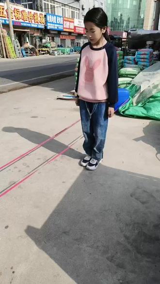 你还会跳皮筋吗#民间实拍 #花样跳绳 #小时候的游戏 #