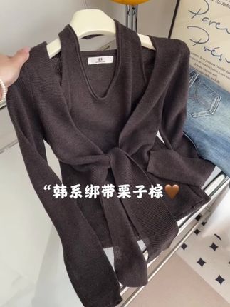 韩系栗子棕色针织衫好显瘦!设计感绑带好有层次!#韩系穿搭 #减龄穿搭 #显瘦穿搭 #秋日万能针织衫穿搭 #通勤穿搭如何摆脱土气感