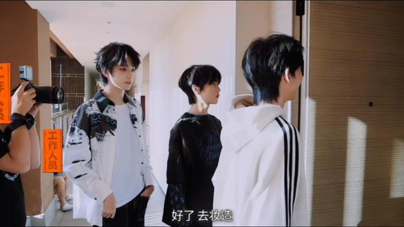 叫早叫早!#TF家族族综 #杰丞 #271199