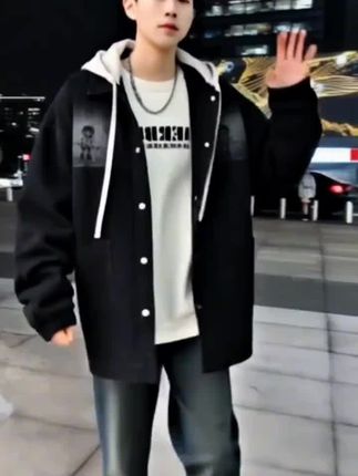 青少年牛仔外套男春秋季新款宽松休闲薄款男装连帽潮流夹克上衣#时尚穿搭 #青少年牛仔外套#夹克外套#@DOU+小助手