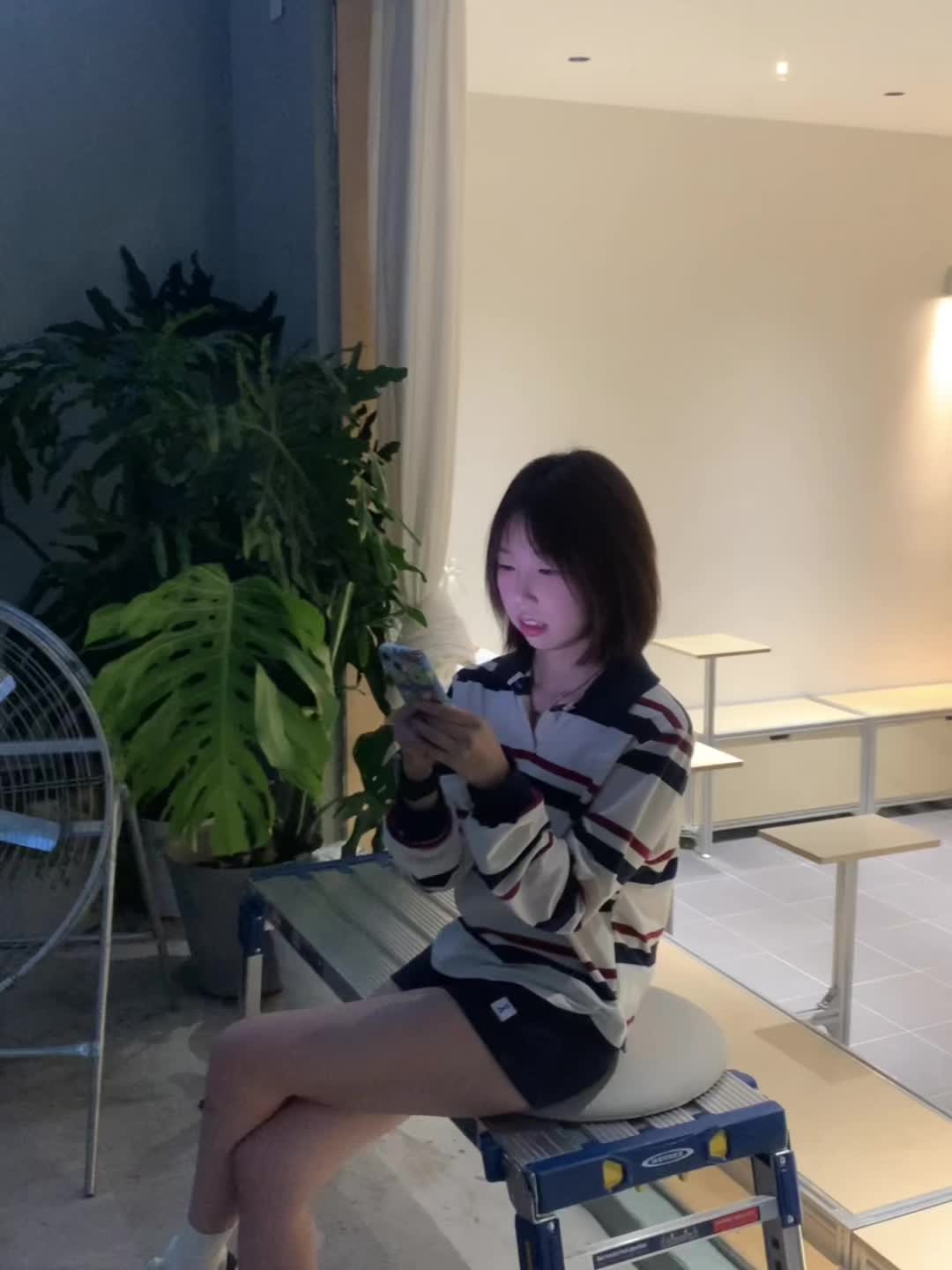 小个子女生怎么穿? 超级透气的miu系Polo条纹#禁止就业年龄歧视 #大学生返乡后现状 #适老化生活