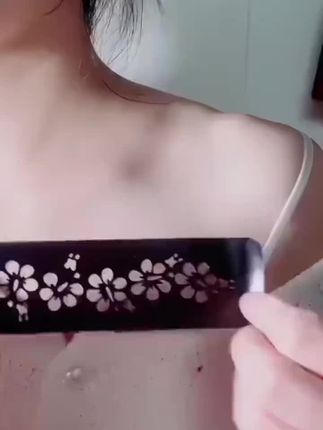 #一眼心动 #让夜色看见你的光 #适合女生的锁骨贴