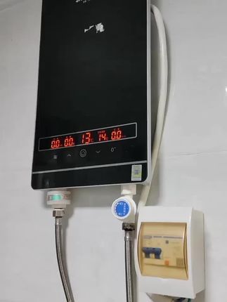 志高即热电热水器小型速热淋浴洗澡恒温卫生间热水宝#志高电热水器 #方便又实用 #生活好帮手