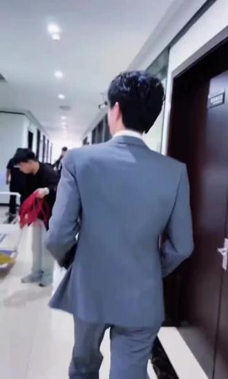 #每个动作都是戏 真的走在了我心巴子上,最后一秒简直好帅啊#游主任