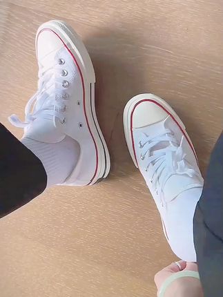 低帮帆布鞋上脚百搭好看 鞋柜里的百搭品 #帆布鞋 #简单干净 性价比高的一双帆布鞋#男女同款 #ootd