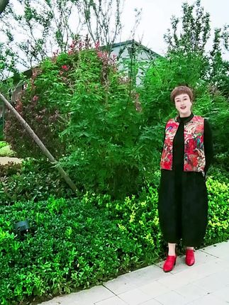 夏夜的炽热未及倾诉,怎么转眼又到秋 ,你可知,我心底的思念,已酿成陈年的酒,纵使千万场秋雨也冲不淡,这愈久愈浓的等候!