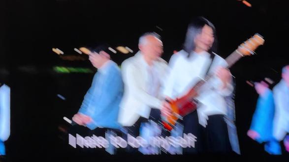 首次解锁了「摇滚本事」 25+2年来一盘散沙的默契
今天到底怎么样呢
真的是活久见
在鸟巢第开始练团一首完全不熟悉的歌
#五月天#五月天练团#MDBJ