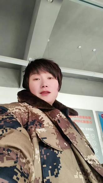 电动车的防侧滑功能怎样开启?不会的家人看过来吧!路上看到好多车子摔倒的一个事情,给大家拍一个防滑视屏,不会的可以来店里找我,或者评论区问我!骑雅迪马年旺,旺了事业旺安康;一路开挂节节旺,一旺到底福满堂!#同城好店推荐 #防侧滑#睢宁#刘圩夏宾