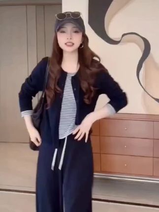 韩版通勤假两件条纹长袖针织衫女2025年春秋新款宽松显瘦开衫上衣#假两件 #显瘦遮肉 #针织衫 #谁穿谁好看系列 @DOU+小助手 @DOU+好生意