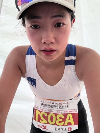 给大家报个平安,沈阳马拉松女子第八,和去年一样的名次,但是快了2分钟,国内第三。 今天超热,跑的也很艰难,明年还来吗😎😎😎