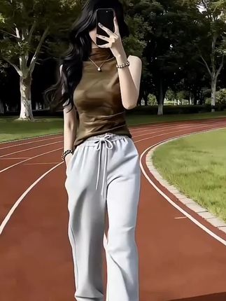 有些东西不需要答案,态度和细节就是最好的答案!#早秋穿搭 #裤子穿搭 #百搭裤子 #打底衫搭配 #打底衫