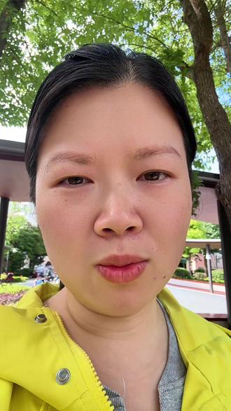 河南人卖蒜苔也太拼了!求求别问我“你要蒜苔吗”,哈哈哈!#河南蒜台#河南dou知道 #蒜台 #蒜台的神仙吃法#种草激励计划