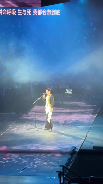 #李宇春
拥抱过后,大步流星,一起去向下一个更好的春天。