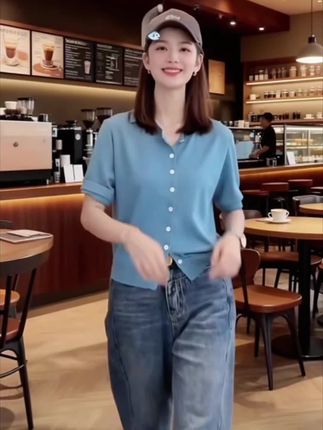 比起有人左右情绪的日子,我更喜欢无人问津的时光。#高级感穿搭 #洋气上档次 #时尚套装 #遮肉显瘦遮肉减龄 #穿出你的时尚你的感觉