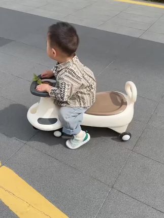 宝宝扭扭车,溜娃车#扭扭车 #儿童扭扭车 #扭扭车的快乐