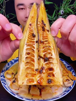 破价手剥笋,开袋即食嘎嘣脆,三种口味,下饭下酒菜,追剧小零食 营养丰富,脆嫩多汁,美味可口,高山雷竹笋,香辣味,泡椒味,原味,今天你吃了吗?快来一起尝尝鲜#一口下去超满足又解馋 #好吃到停不下来 #手剥笋清脆爽口 #妈呀太香了 #妈呀太好吃了