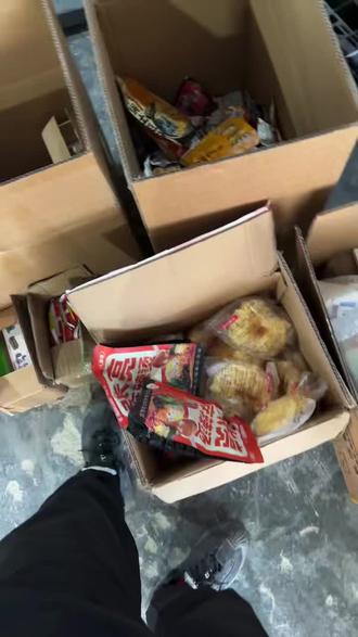 韩国全境派送,不管你在首尔、釜山还是其他城市,都能送货上门,不用自己去取件。#中国寄韩国 #中韩物流 #跨境物流攻略#中韩物流 #中韩快递
视频介视频介绍,再给来一段。
🇨🇳✈️🇰🇷