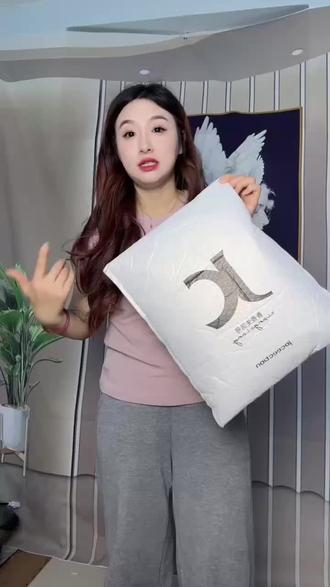果然没让我白等#香香生活号 #白裙子 #瀑布裙 #仙女穿搭 #女装