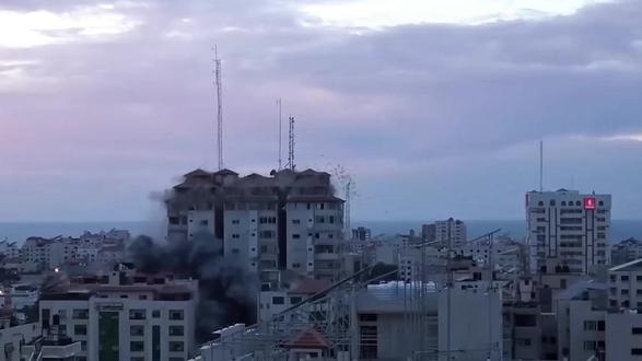 全中东彻底乱了?美军14个基地被炸,大战真的要来了吗? #中东局势 #伊朗 #中东战争