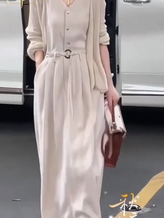 早秋新款高级感连衣裙外搭两件套#气质优雅女人味 #时尚洋气百搭 #气质女神范儿 #高级感穿搭 #女人爱美不分年龄 @抖音小助手 @DOU+小助手