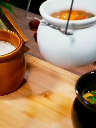 原来炖蛊不仅能炖汤,还能炖猪油。用途多,好用耐用 #瓦罐汤 #美味又健康 #健康饮食 #煲汤 #分享生活小技巧