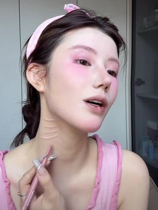 一笔搞定妈生粉蚕卧蚕!!这下再也不会找不准位置了~#卧蚕#平价彩妆 #双头卧蚕笔 #美妆好物#季节会变爱意永恒