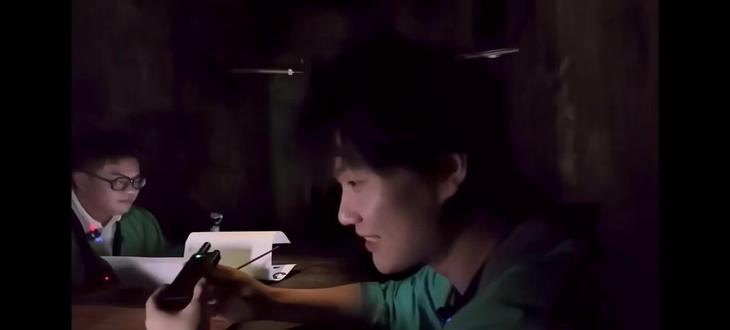 密室之越子倒霉记😂😂😂越大师轻轻的碎掉了😂😂#高超高越 #酷酷的滕#密室