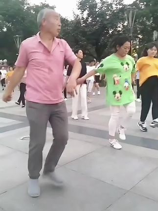 榆林老顽童广场舞