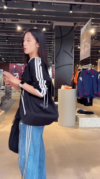 adidas/阿迪达斯三叶草黑色云朵包手提单肩包情侣包中号JP0145
#创作灵感