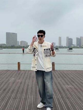 #男生穿搭日记 #潮男穿搭 #牛仔裤#针织衫#秋季新款 @稻草人Mexican亨尚潮流男装专卖店