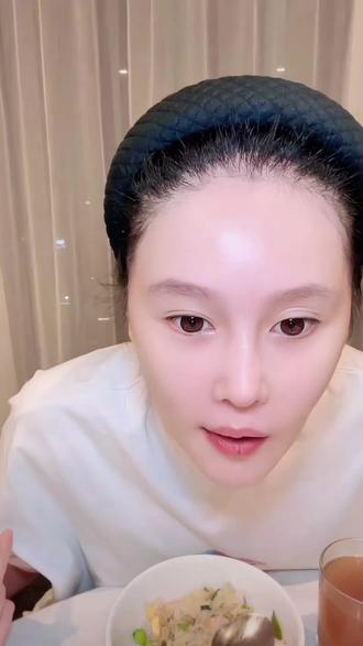 球球:我和我哥的只希望我爸身体健康,为什么总有人操心我们分家产@小球球吖 @赵大牛 #赵本山女儿球球#赵本山儿子 #赵大牛 #真心话 #一家人在一起就是幸福