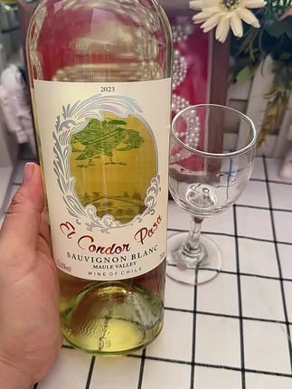 好喝的葡萄酒,自己在家喝点真好#葡萄酒###雅兰朵半甜葡萄酒