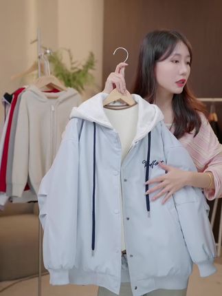 学生党超爱的宽松休闲外套!内里夹棉,上身好看保暖又显瘦洋气! 不挑身材,颜色显白又高级#秋冬穿搭 #显瘦穿搭 #生女儿就是用来打扮的 #学生时代 #保暖又好看