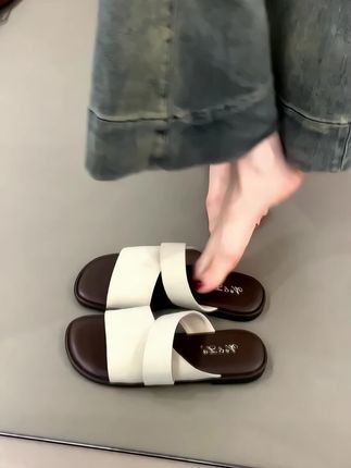 简约又高级!气质通勤两穿的夏日凉拖!#拖鞋 #软底软面穿上超舒服 #穿出高级感 #哎呦喂你鞋真好看 #脚宽脚胖都可以
