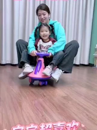 #巴布豆防侧翻扭扭车 亲子时光!和宝宝一起骑扭扭车,快乐就是这么简单 #儿童扭扭车 #亲子时光