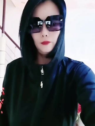 连帽休闲外套,运动跑步首选,舒服透气,时尚减龄款,需要的宝子去拍