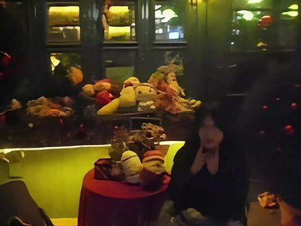 一条有年代感的长镜头#糊感低像素 #长镜头一镜到底 #情侣 #情人节 @111町