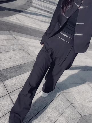 “任何人的底气都来源于经济实力,有钱能治愈一切自卑,光善良没用,你要优秀.”#每日穿搭 #小个子穿搭 #显高显瘦显腿长 #新中式 #梨形身材穿搭