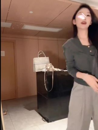 披肩针织衫#早秋穿搭趋势 #时尚洋气百搭