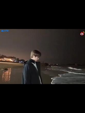 原来月月真的去了那个黄厝海滩 米米🌽们团建的地方哦 好有爱 希望他俩一直幸福走下去