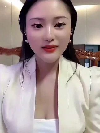 很多姐姐说三妹的眼睛很漂亮啊,现在三妹拿自用眼霜做福利¥9.9发两只有需要的姐姐,赶快去拍吧。#三妹 #眼部护理 #眼霜 #眼部保养 #眼霜推荐