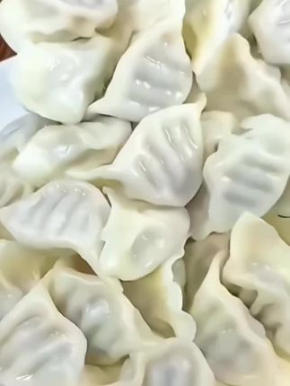 有了这个擦菜器,包饺子、蒸包子再也不用菜刀剁菜馅了#切菜器 #擦馅刀 #省时省力 #厨房好物 #超好用