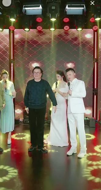 新歌《有你在身旁》介绍
主持:李牧臻
作词:冷松
作曲:张美林
演唱:九歌艺术 冯景扬