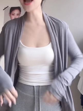 【浪漫自来】微胖修身显瘦叠领收腰绑带V领开衫 夏季软糯凉感开衫女#夏天穿搭 #洋气减龄穿搭 #高级穿搭